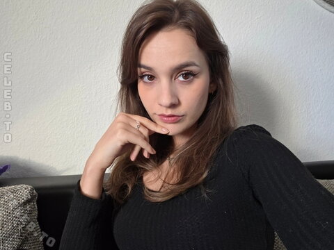 Fanasia nude photo 3