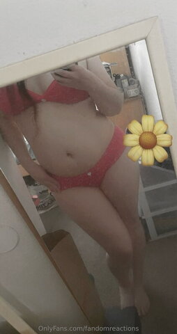 FandomReactions nude photo 14