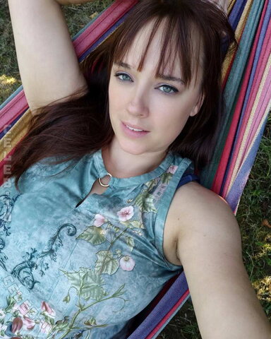 FannyXX – Source Visit-x.de photos from the last weeks from Fanny's feed
