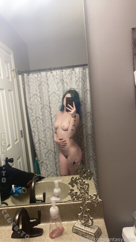 fantasybabe nude photo 4