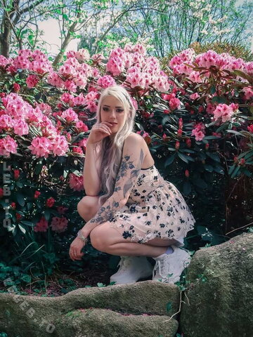 Farbenfuchs nude photo 16