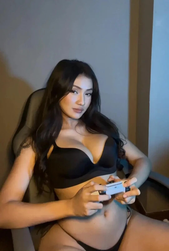 Farhah Sholihah nude photo 5