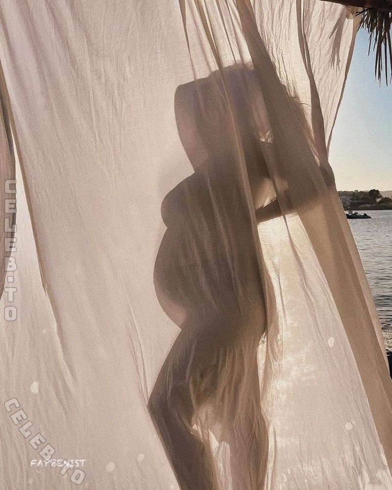 Farina Opoku nude photo 1
