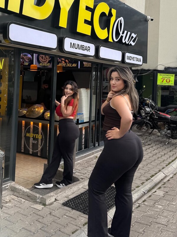 Fatmaakonca nude photo 7