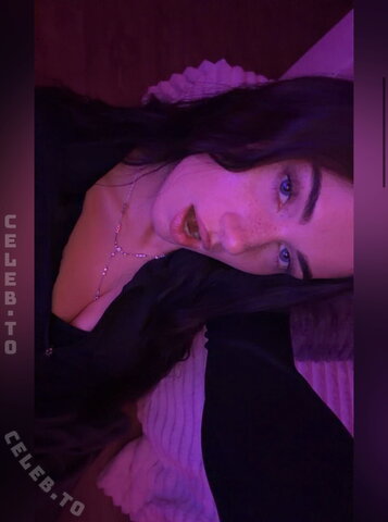 Faye.sxh nude photo 21