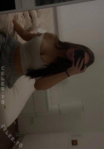 Faye.sxh nude photo 13