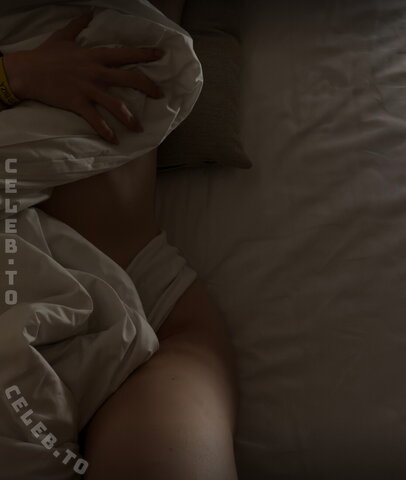 Faye.sxh nude photo 1