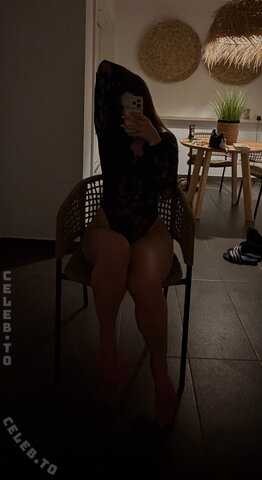 Faye.sxh nude photo 6