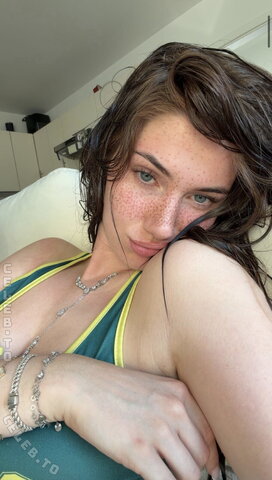 Faye.sxh nude photo 5