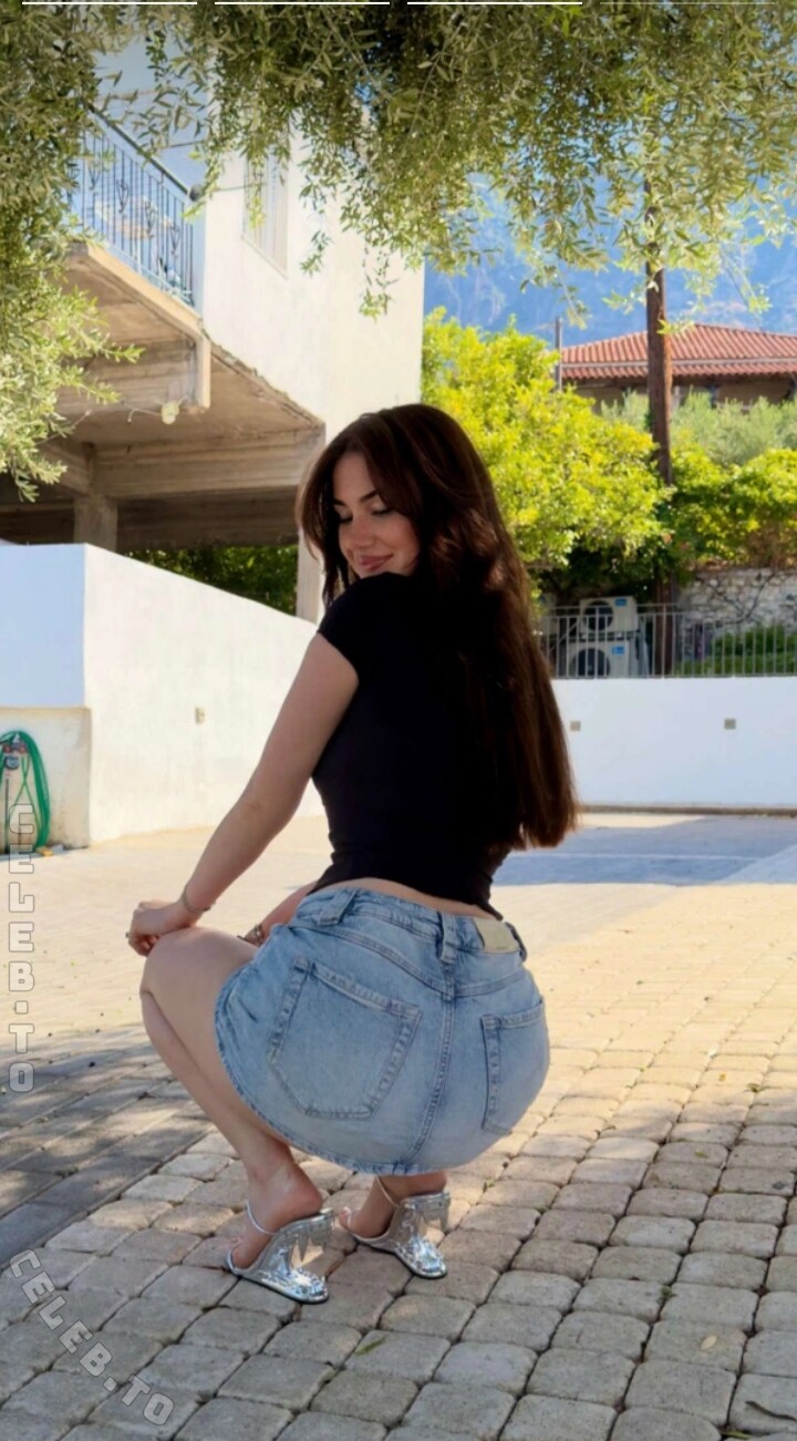 Faye.sxh nude photo 1