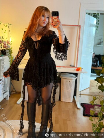 Feedeline nude photo 26
