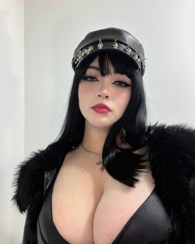 Feezius nude photo 1