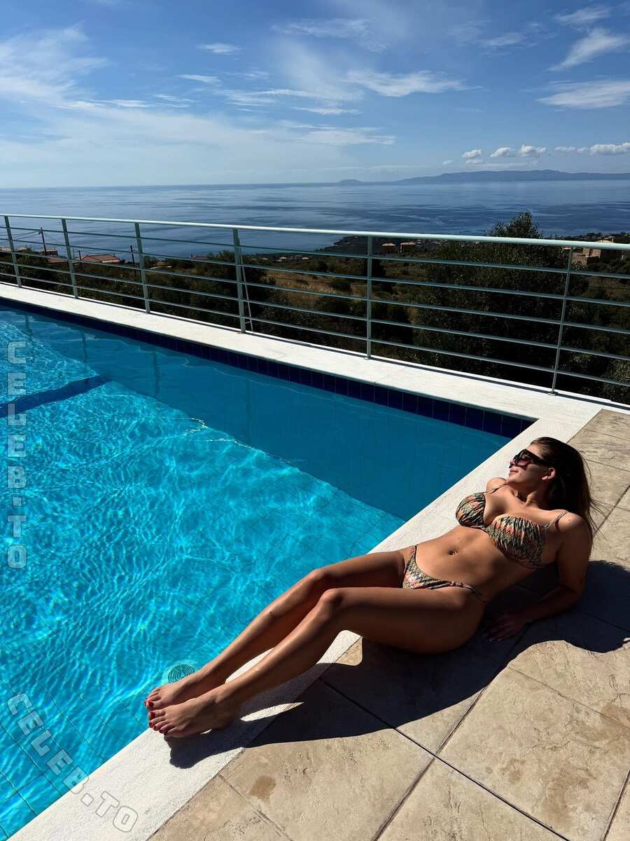 Felicia Fuchs nude photo 5