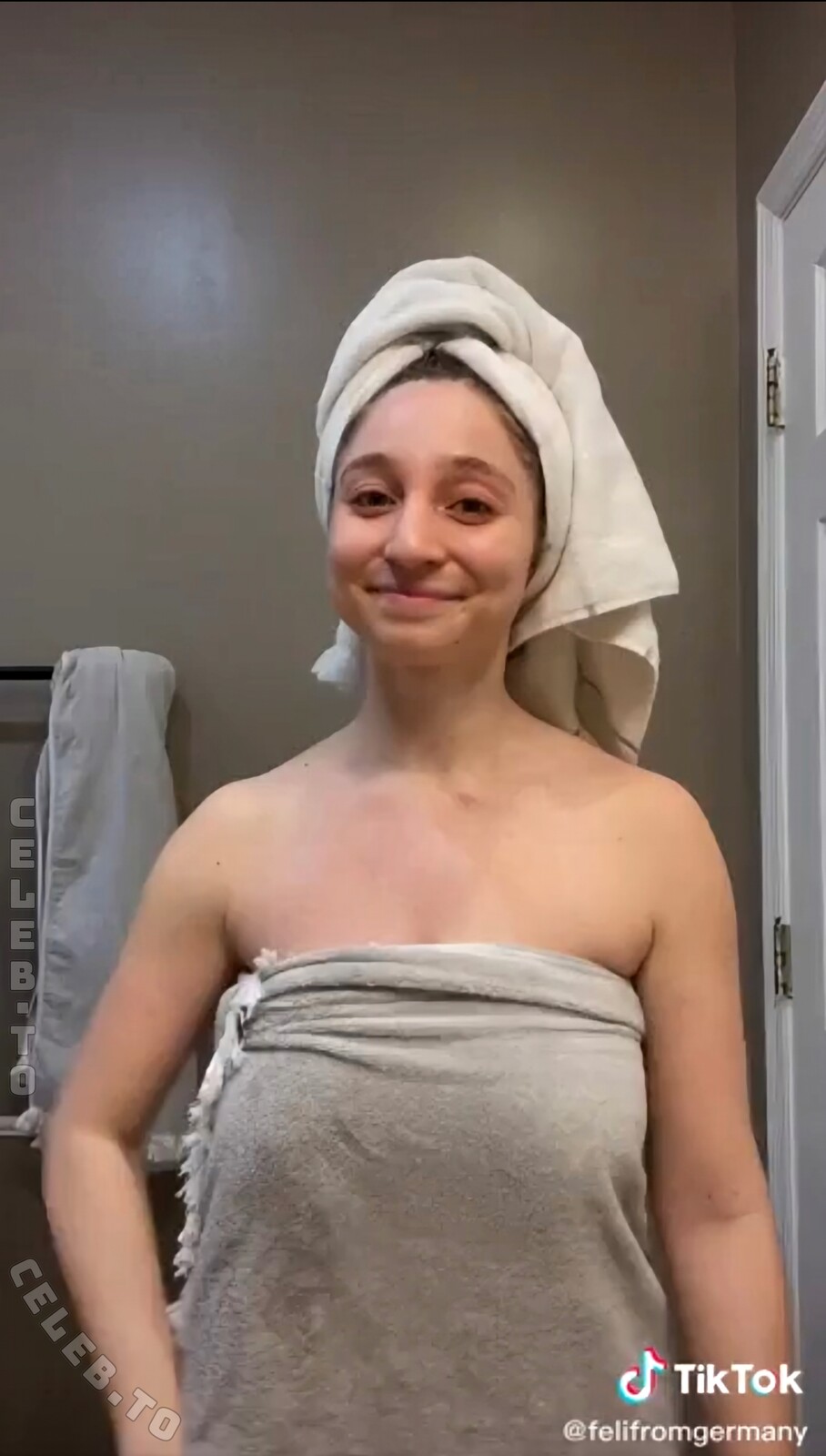 Felicia Hofner nude photo 6
