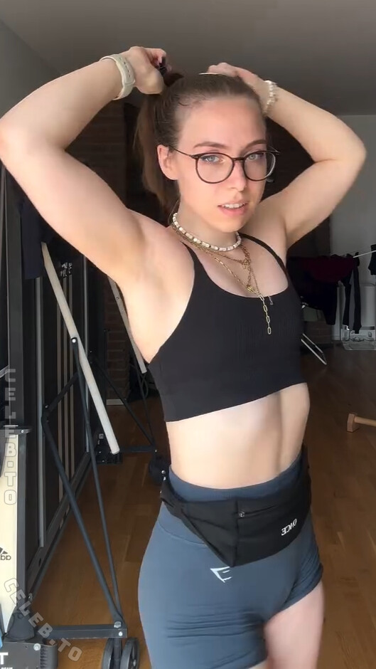 Felikah nude photo 4