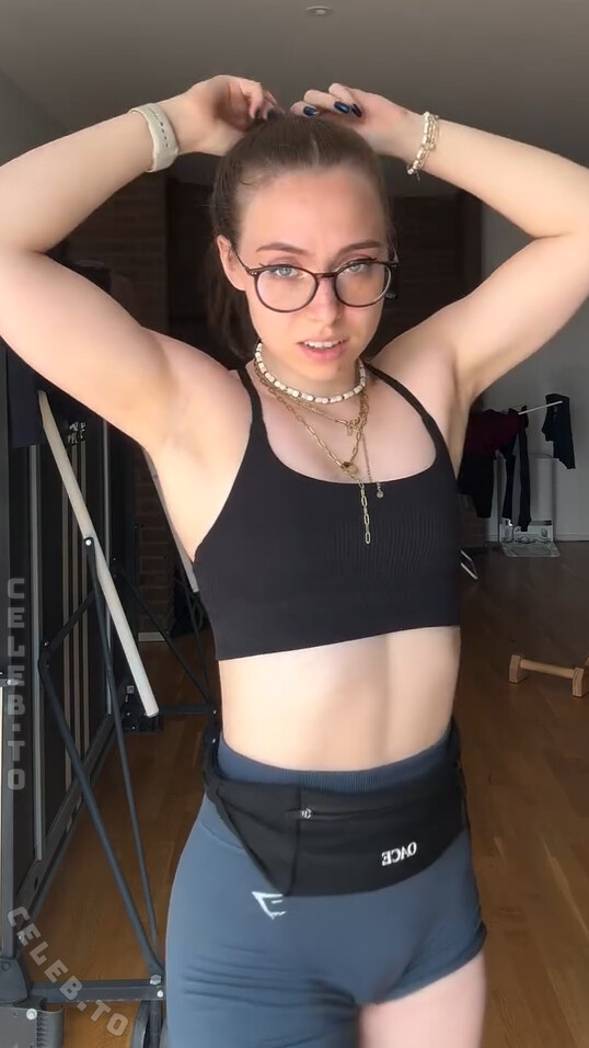 Felikah nude photo 5