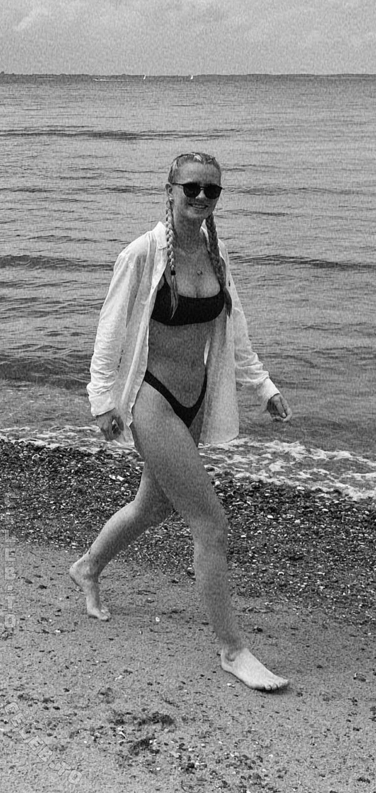 Feline.trd nude photo 3