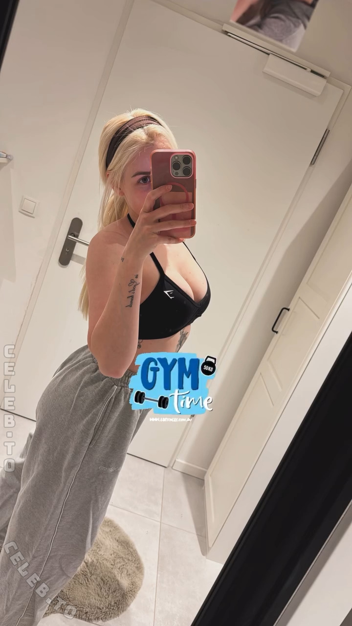 Feliz R. Nicole nude photo 5