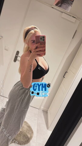 Feliz R. Nicole nude photo 10