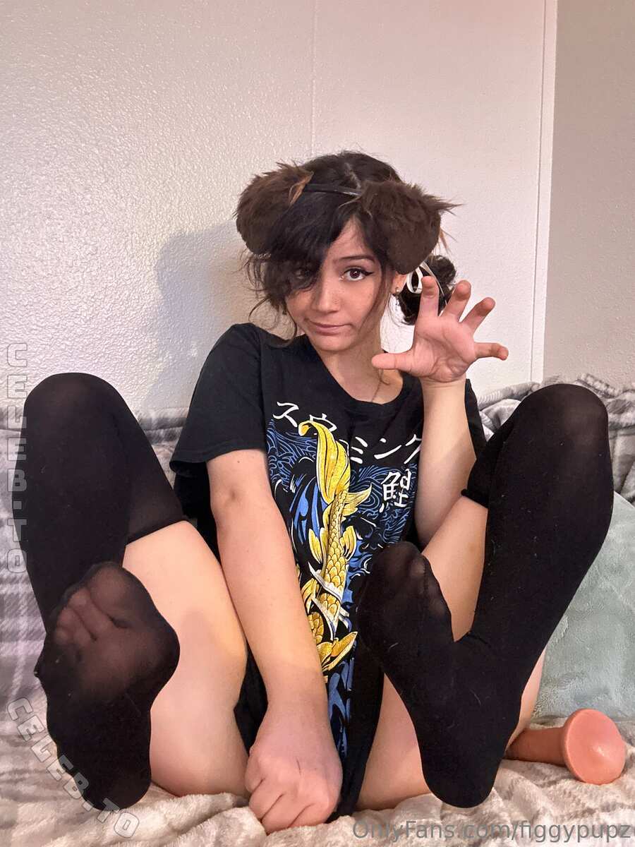 Figgypupz nude photo 7