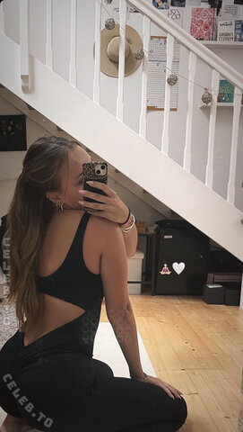 Filippavaneijk nude photo 5
