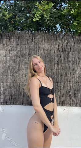 Finja and Svea New (2 photos)