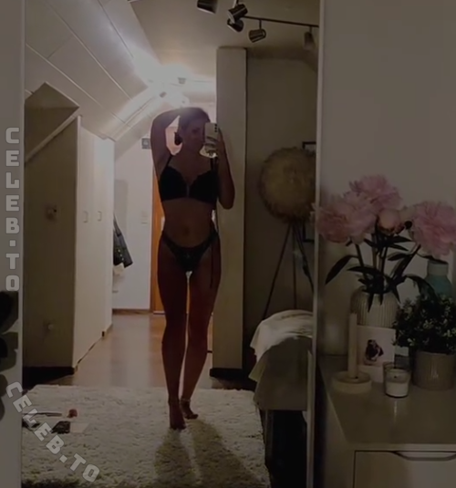 Finnja von Buenhove nude photo 2