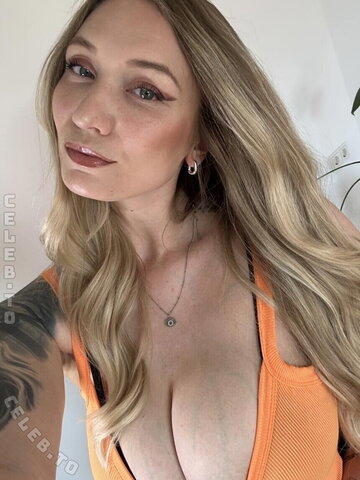 Fiona Fuchs nude photo 8