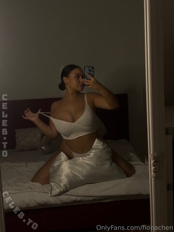 Fionachen nude photo 6