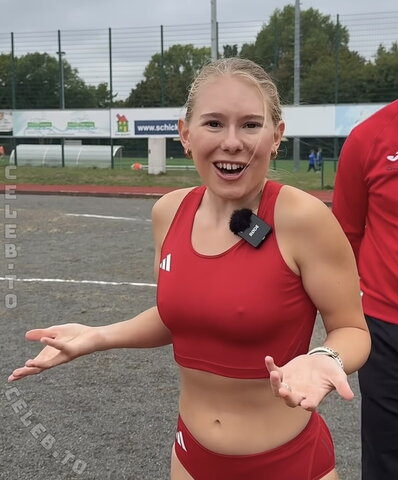 fitbyhannaah – So awesome!!! Without bra during sports