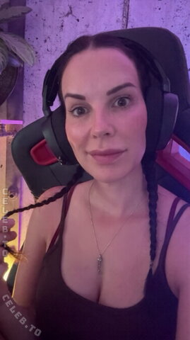 flauschigtv nude photo 1