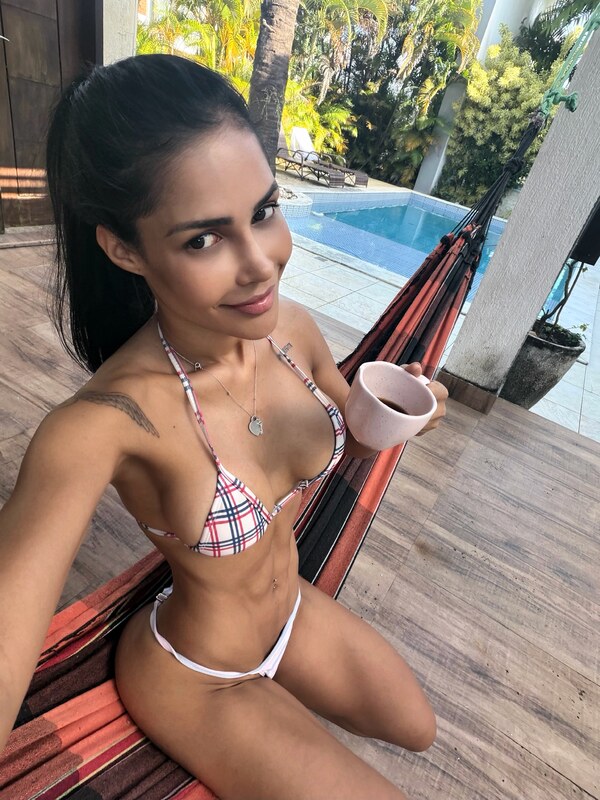 Flay nude photo 3