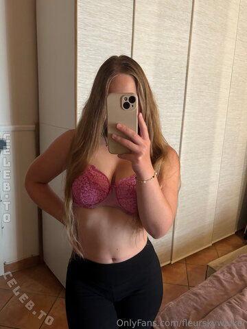 FleurSkywalker nude photo 17