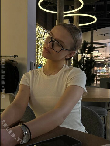 Flooora_O – Is visible on Stripchat, Chaturbate