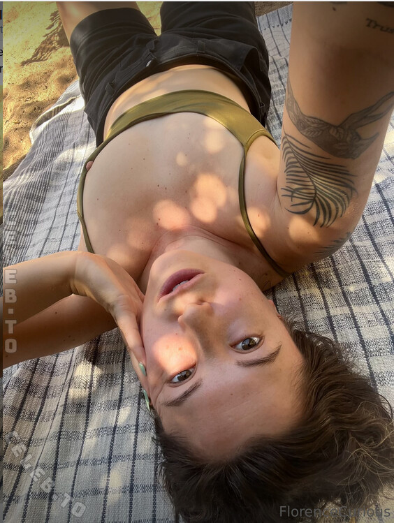 Florence Bark nude photo 11