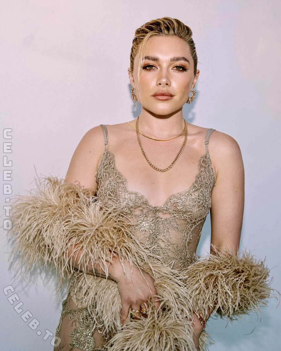 Florence Pugh nude photo 1