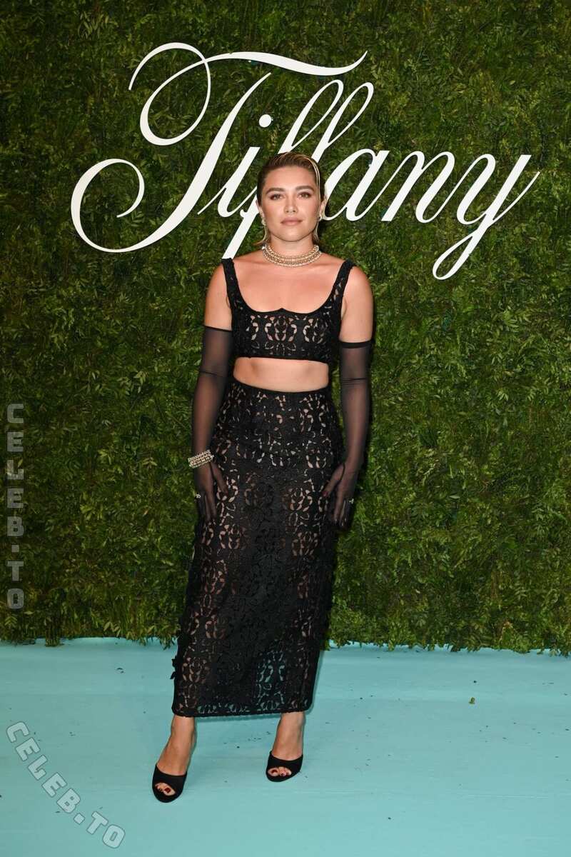 Florence Pugh nude photo 6