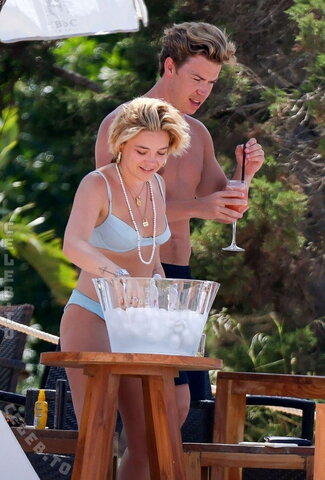 Florence Pugh photo 2