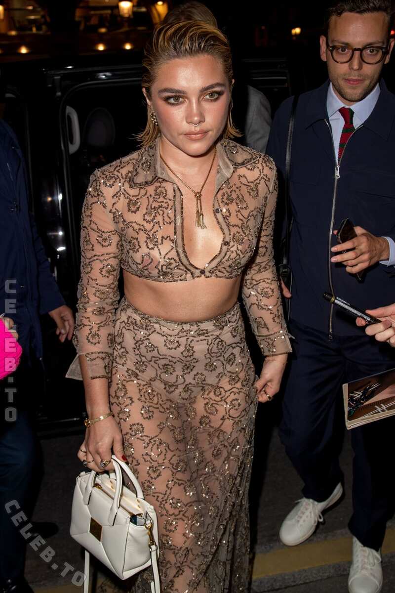 Florence Pugh nude photo 4