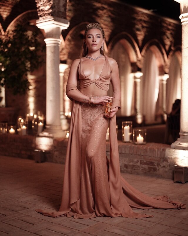 Florence Pugh nude photo 1