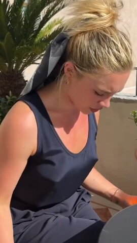 Florence Pugh nude photo 50