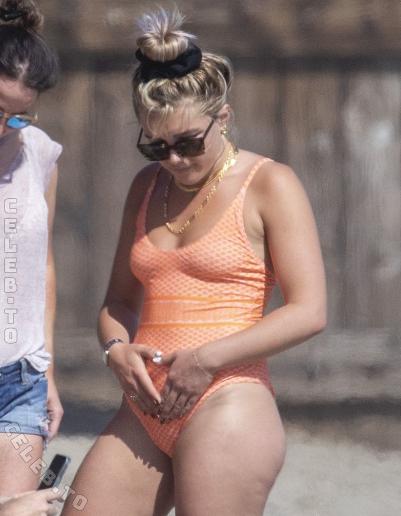 Florence Pugh nude photo 2