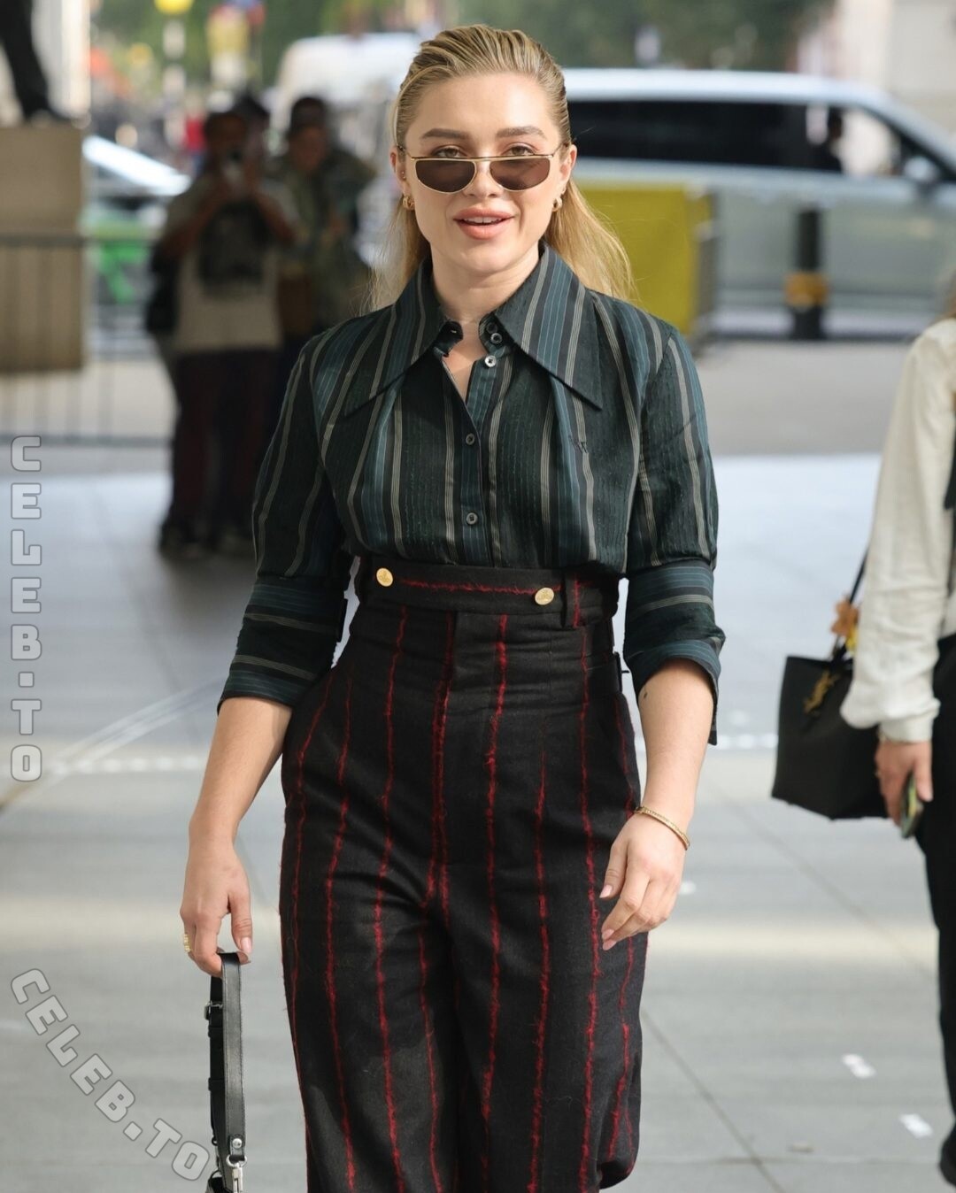 Florence Pugh nude photo 1
