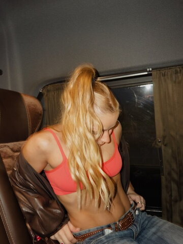 Flávia Saraiva nude photo 2