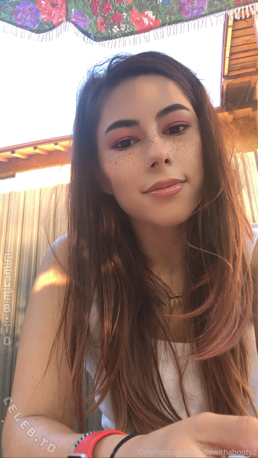 Foodiewithabooty2 nude photo 3
