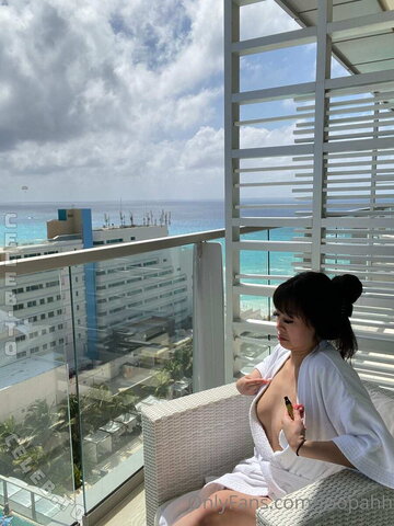 Foopahh nude photo 12