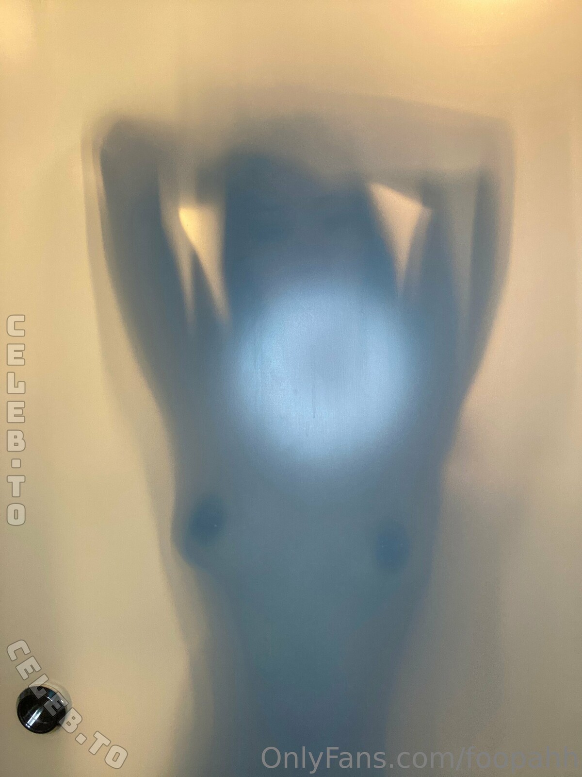 Foopahh nude photo 12