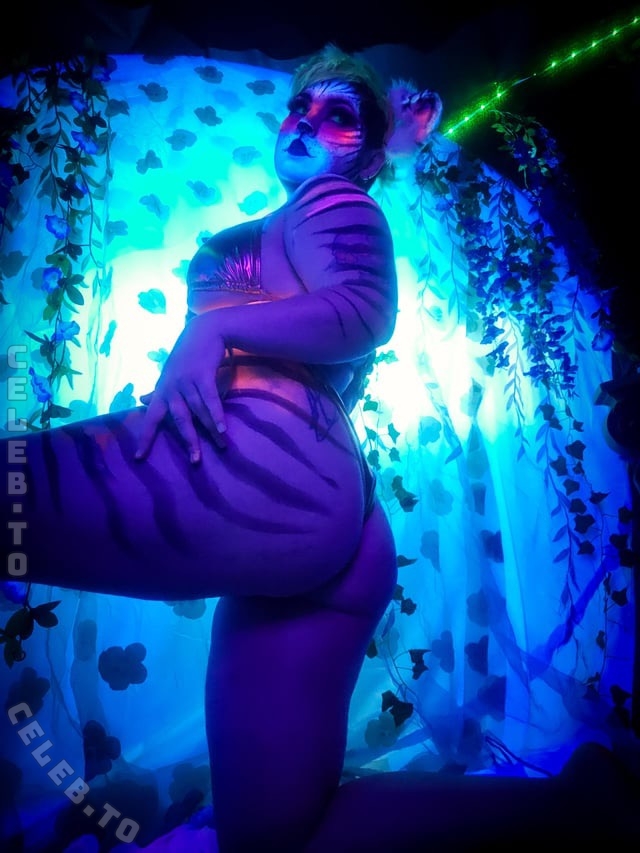 Formativespice nude photo 4
