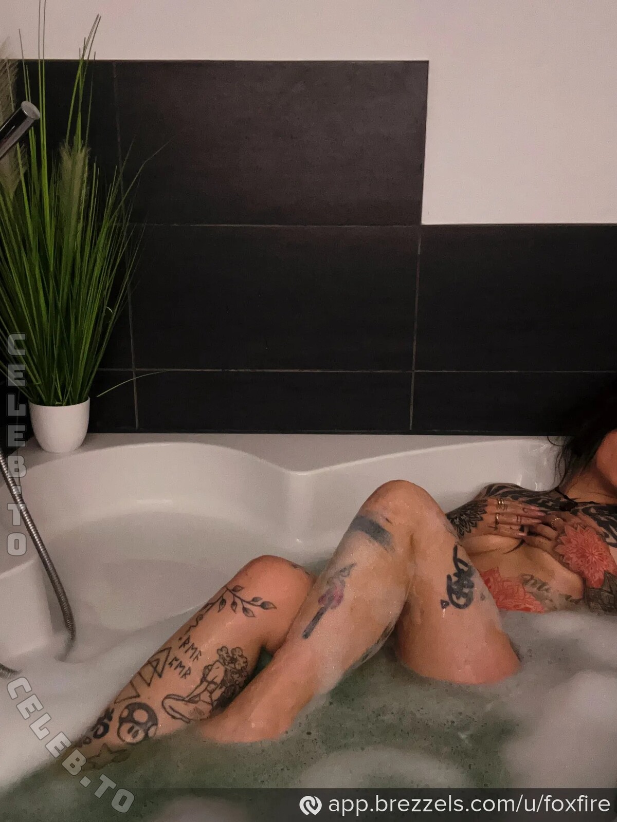 _Fox.Fire_ nude photo 3