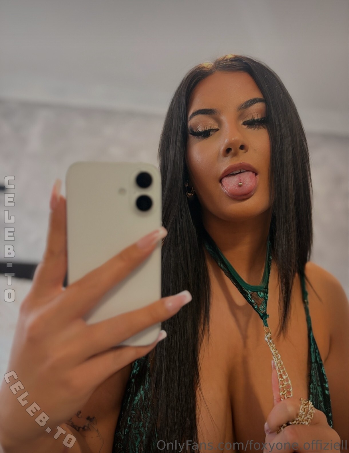 foxyone.offziell nude photo 7